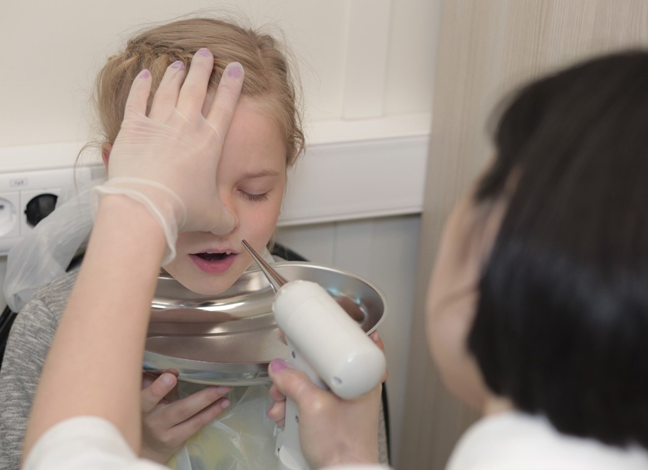 Лечение аденоидов без операции у детей: как уменьшить аденоиды у ребенка по комаровскому